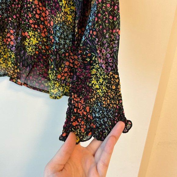 NWT Saint + Sofia Women's Taylor Frill Detail Blouse, Ditsy Floral - Picture 6 of 8